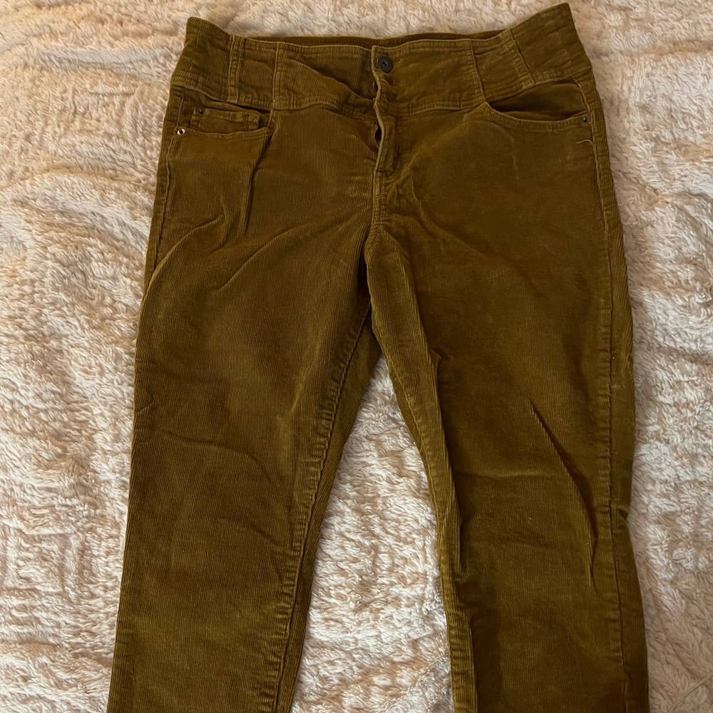 Brown corduroy pants. Soft and comfortable 3 buttons stretchy as well